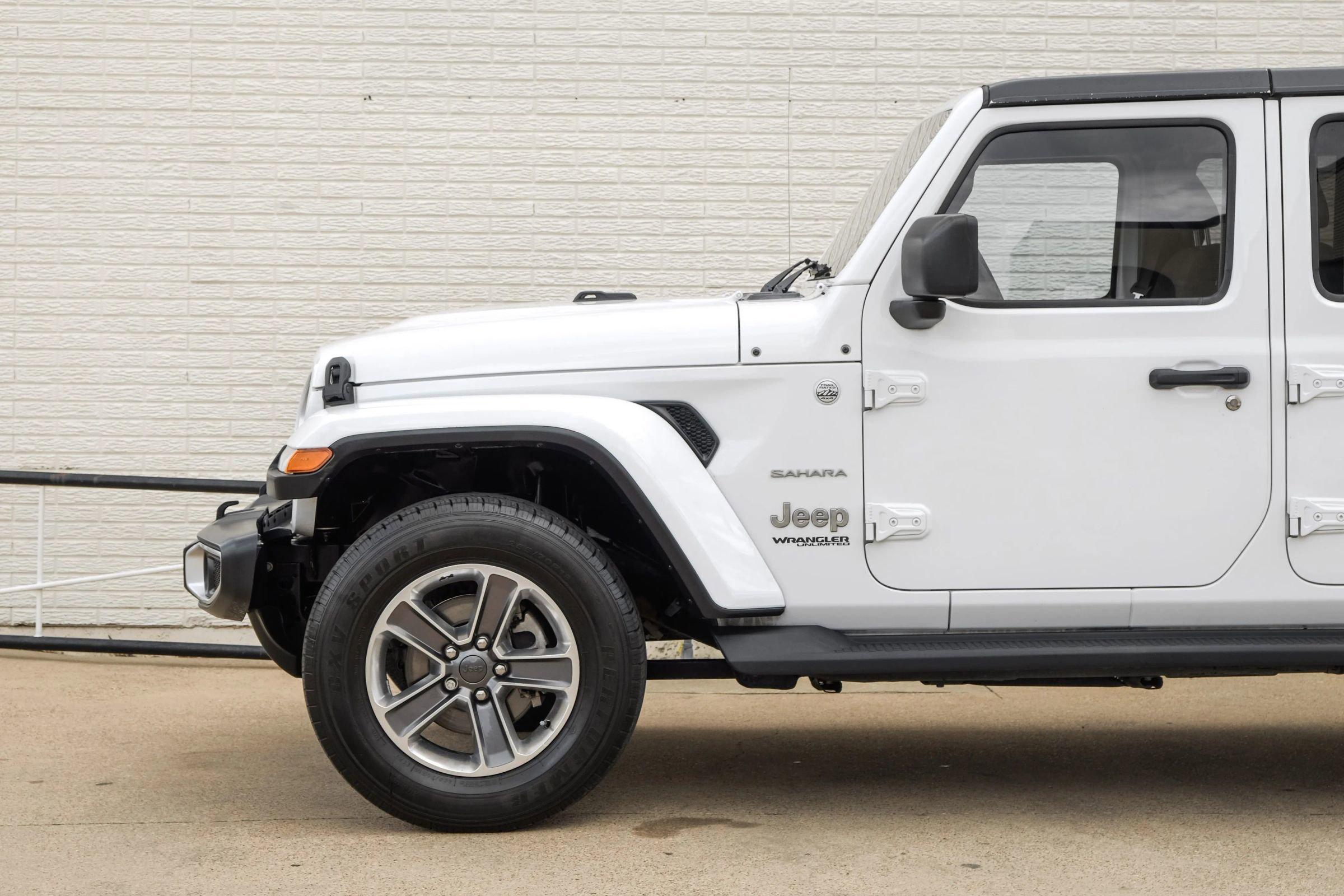 Used 2020 Jeep Wrangler Unlimited Sahara image 11