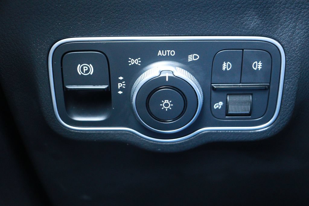 Used 2025 Mercedes-Benz GLA 250 image 27