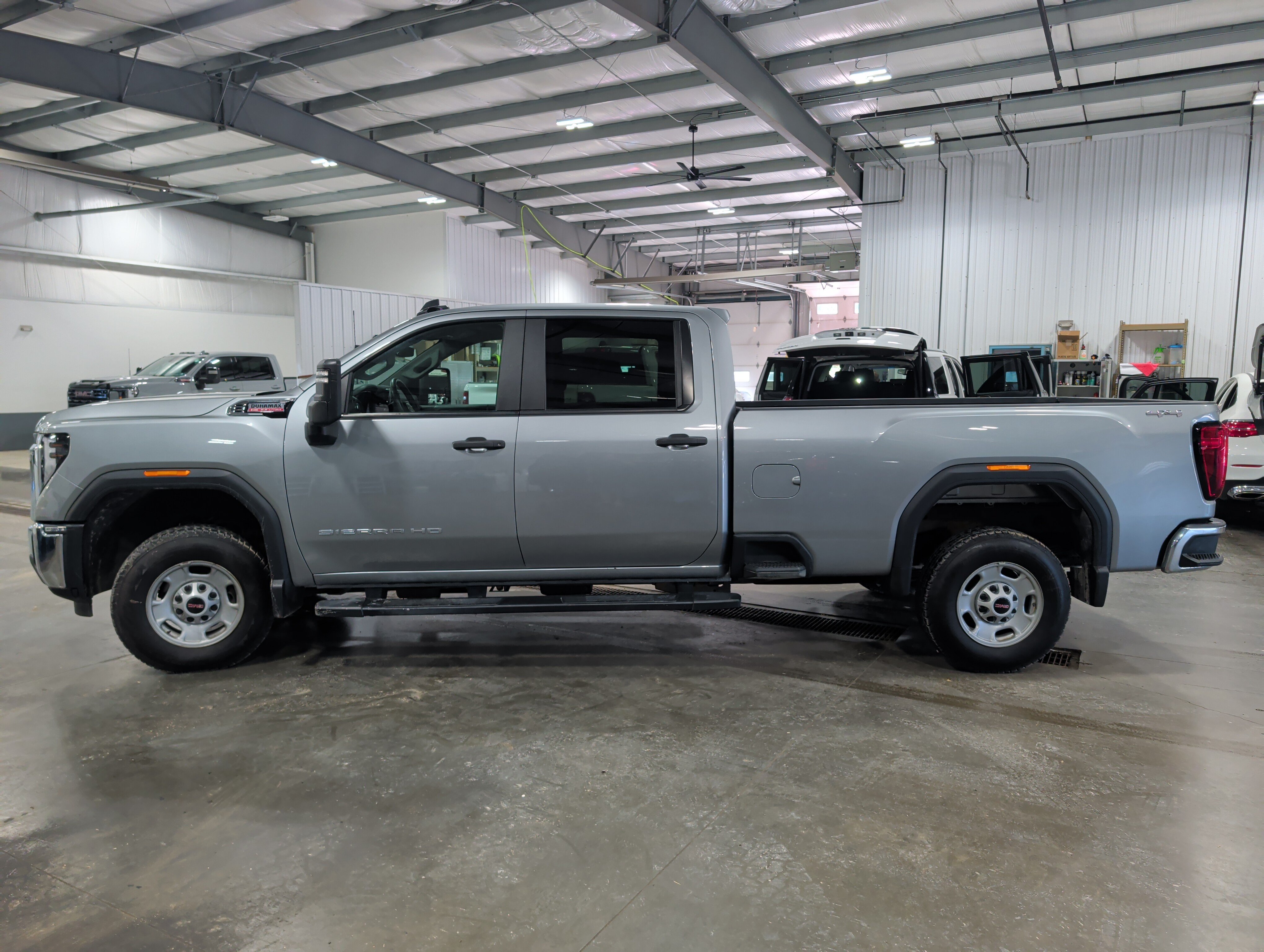 Used 2024 GMC Sierra 2500 Pro AWD/4WD image 5
