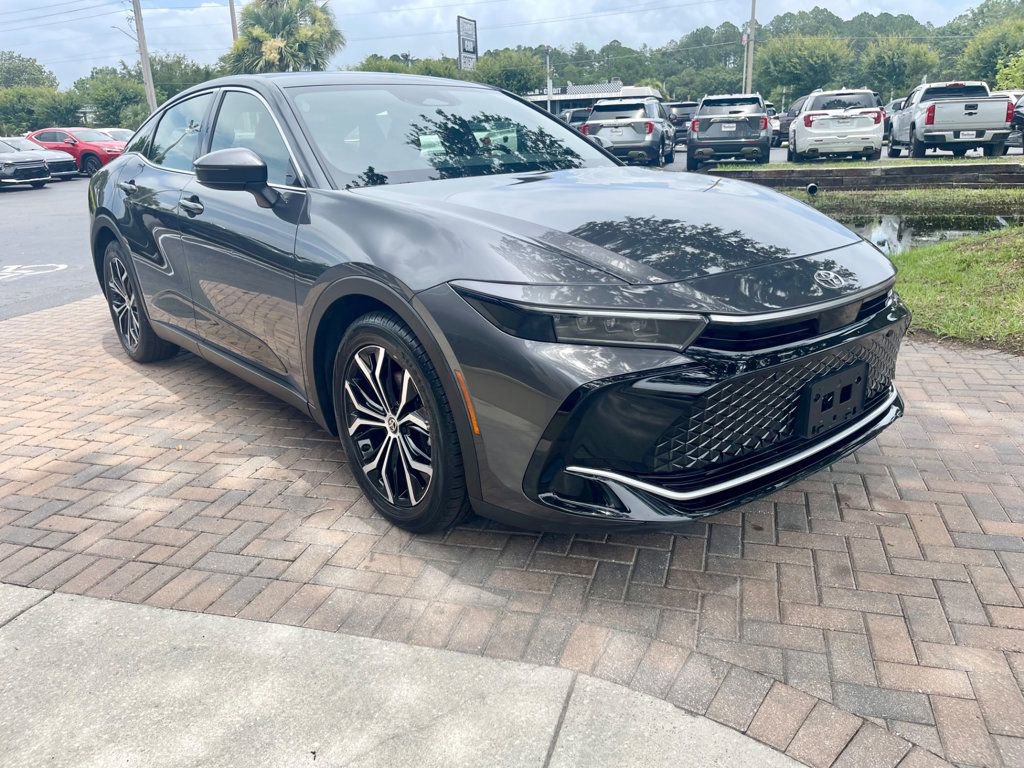 Used 2024 Toyota Crown image 7