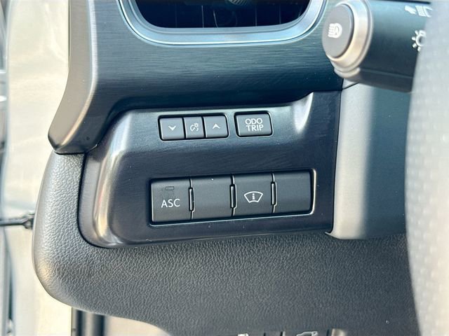 Used 2023 Lexus UX 250h F Sport AWD/4WD image 35
