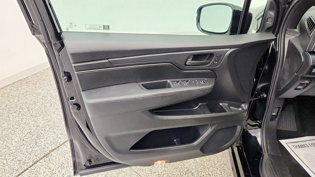 Used 2025 Honda Odyssey Sport-L image 11