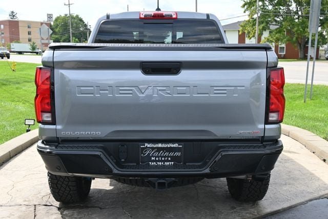 Used 2025 Chevrolet Colorado ZR2 w/ Technology Package AWD/4WD image 6