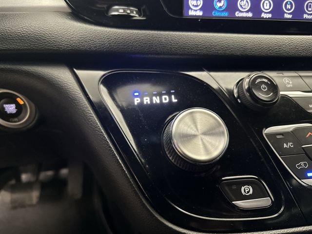 Used 2020 Chrysler Pacifica Touring-L image 26