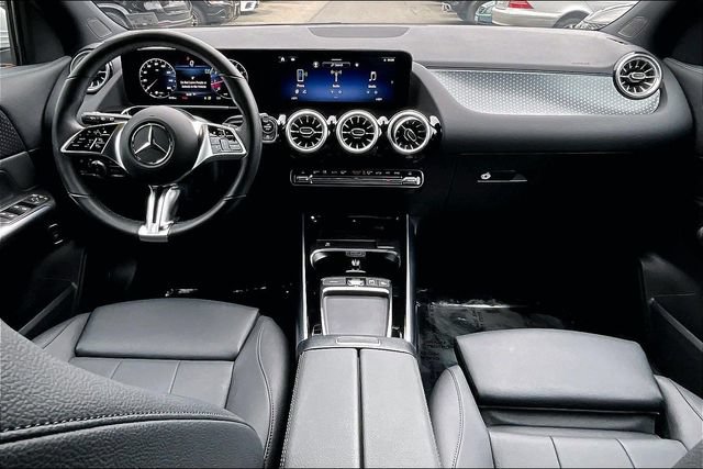 Used 2026 Mercedes-Benz GLA 250 4MATIC image 11