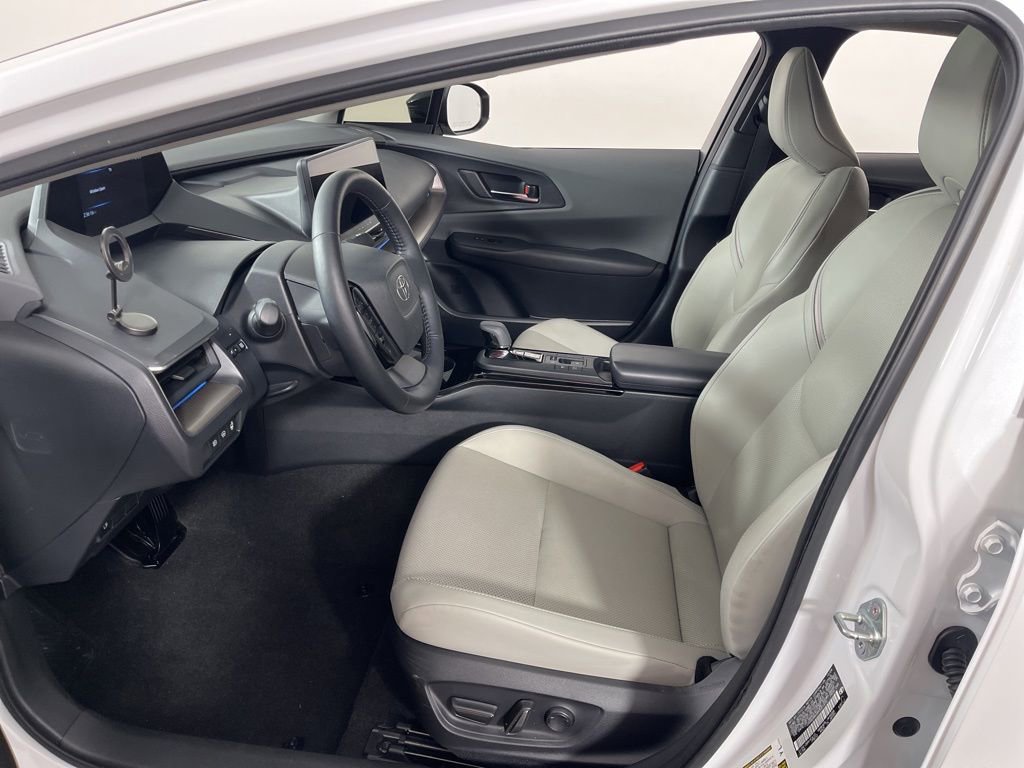 Used 2024 Toyota Prius XLE AWD/4WD image 22