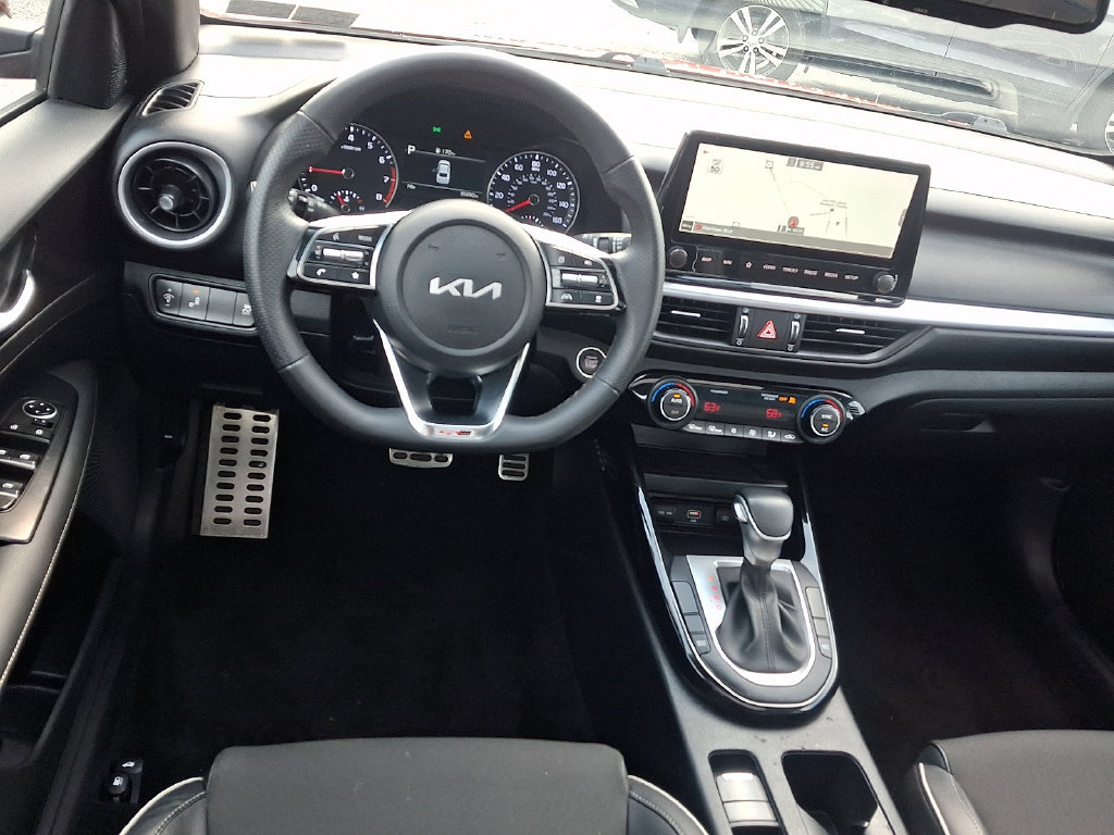Used 2022 Kia Forte GT-Line w/ GT-Line Premium Package FWD image 2