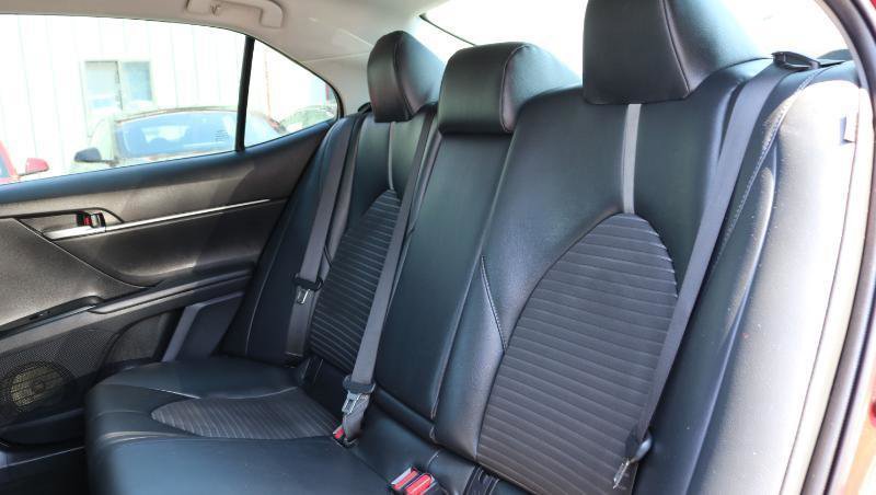 Used 2018 Toyota Camry SE image 15