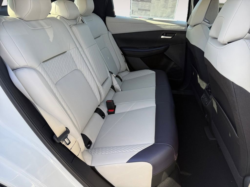 New 2026 Nissan Leaf Platinum+ image 29