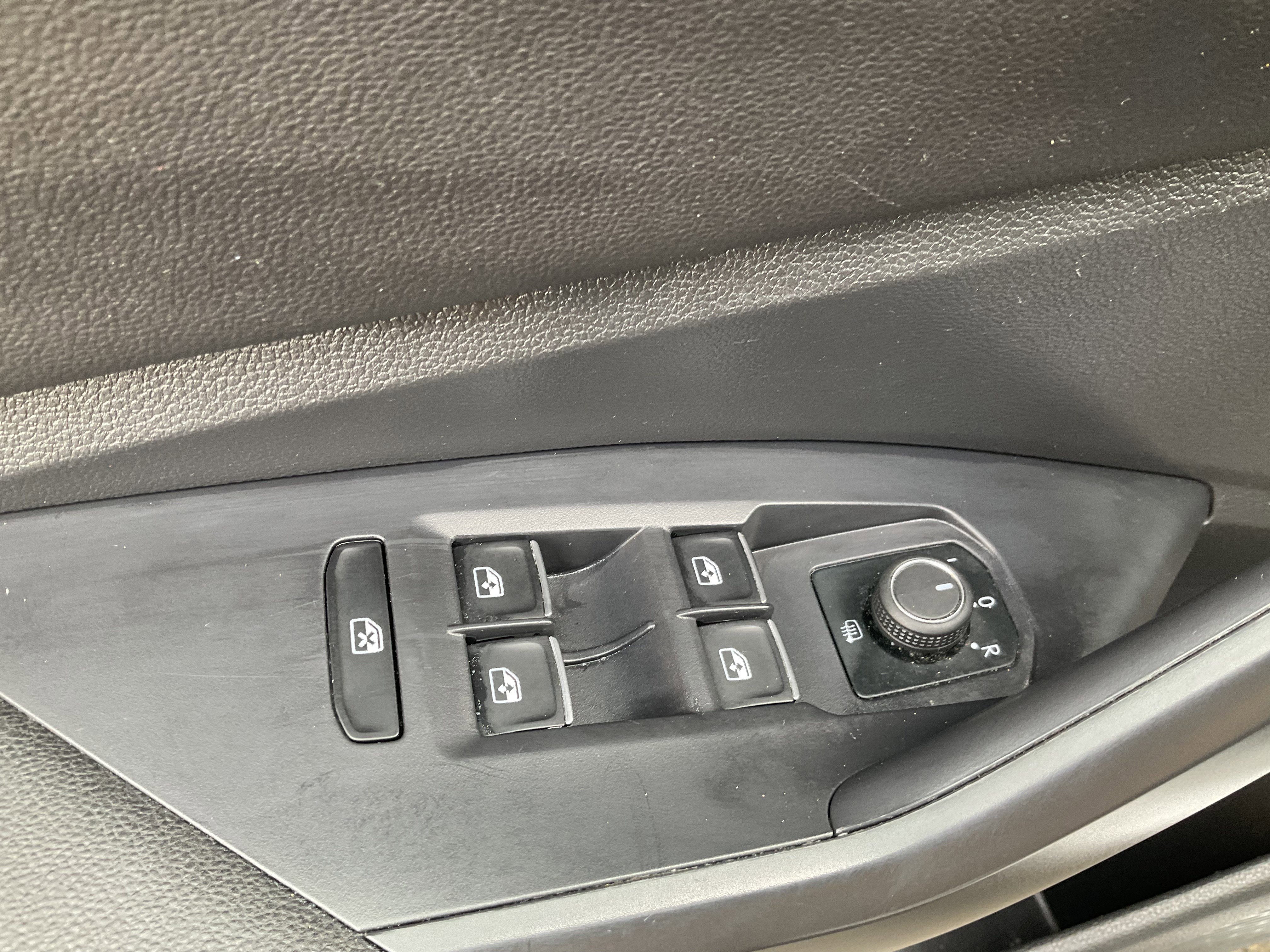 Used 2024 Volkswagen Jetta SE image 24