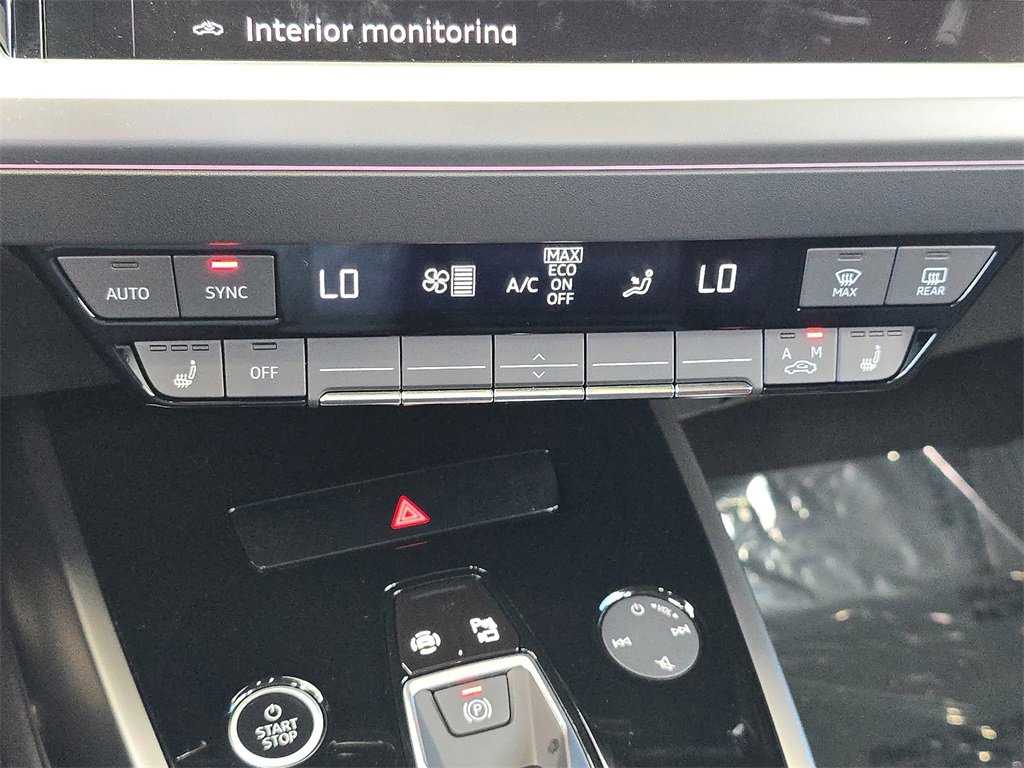 Used 2024 Audi Q4 e-tron Prestige image 31