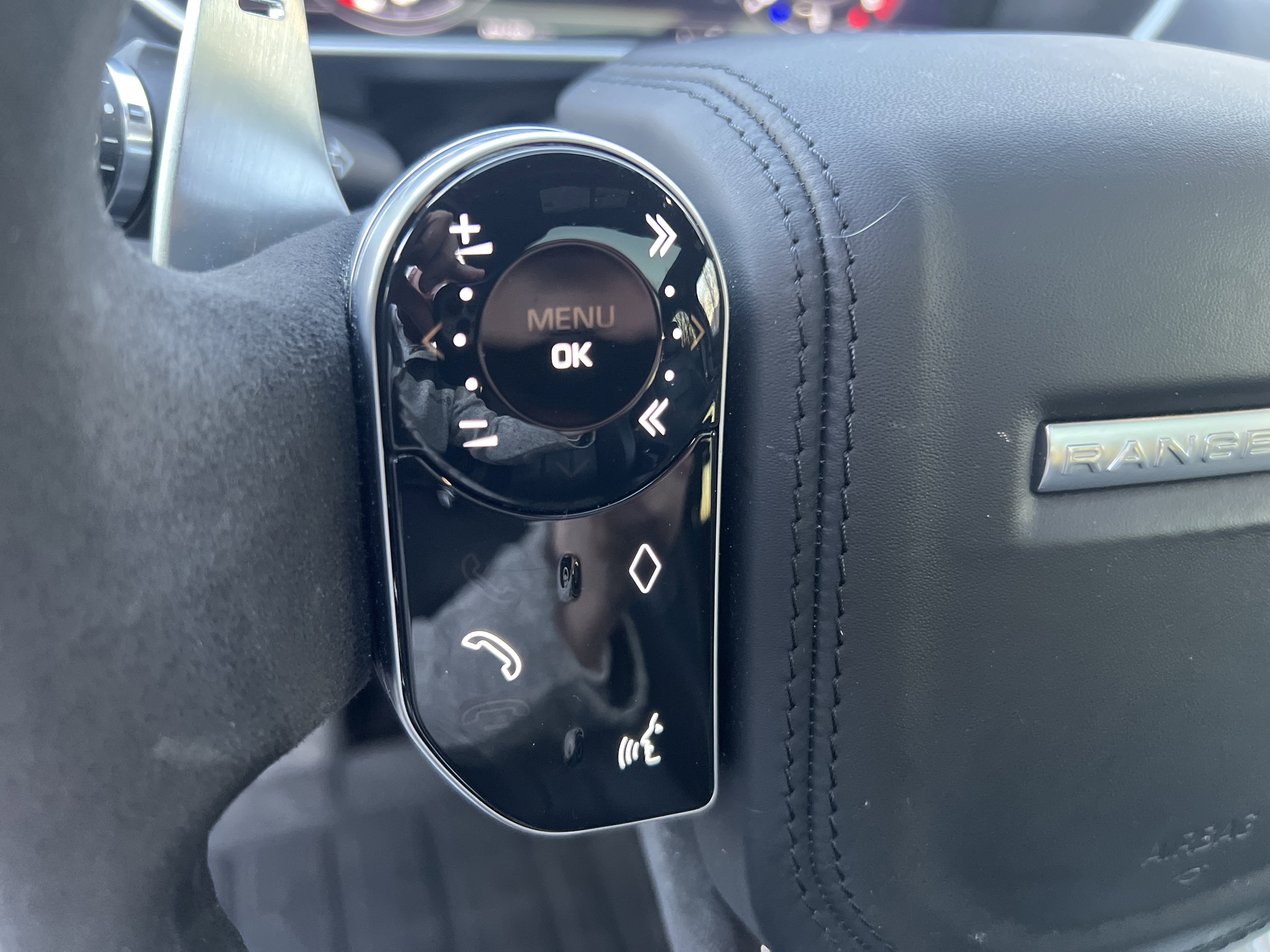 Used 2021 Land Rover Range Rover Sport HST AWD/4WD image 12