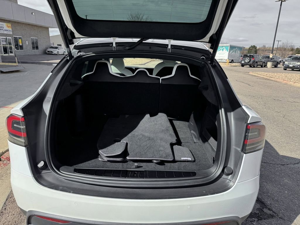 Used 2022 Tesla Model X image 12