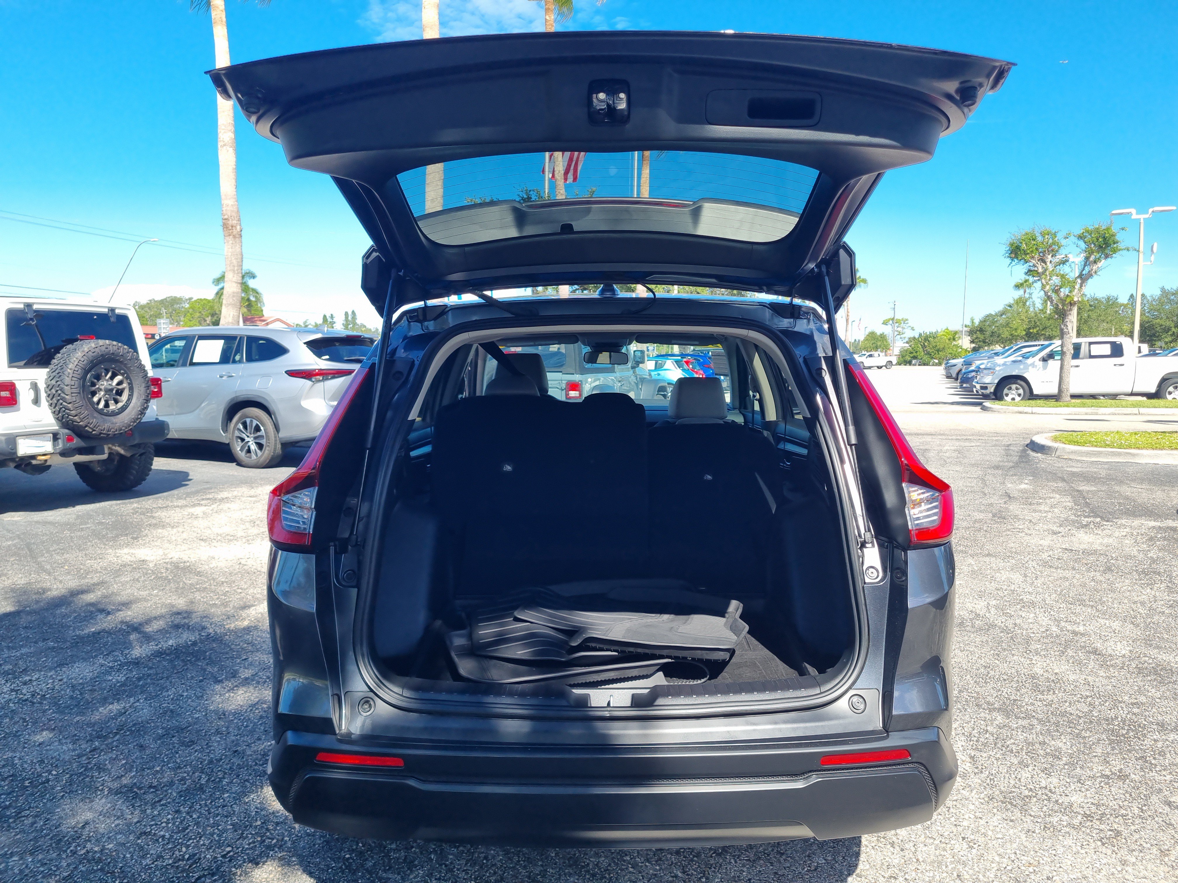 Used 2024 Honda CR-V EX image 12