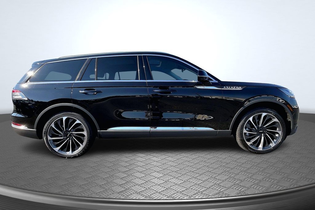Used 2026 Lincoln Aviator Reserve w/ Luxury Package AWD/4WD image 4