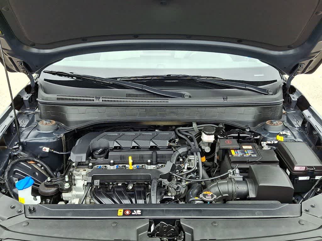 Certified 2025 Hyundai Venue SEL FWD image 29