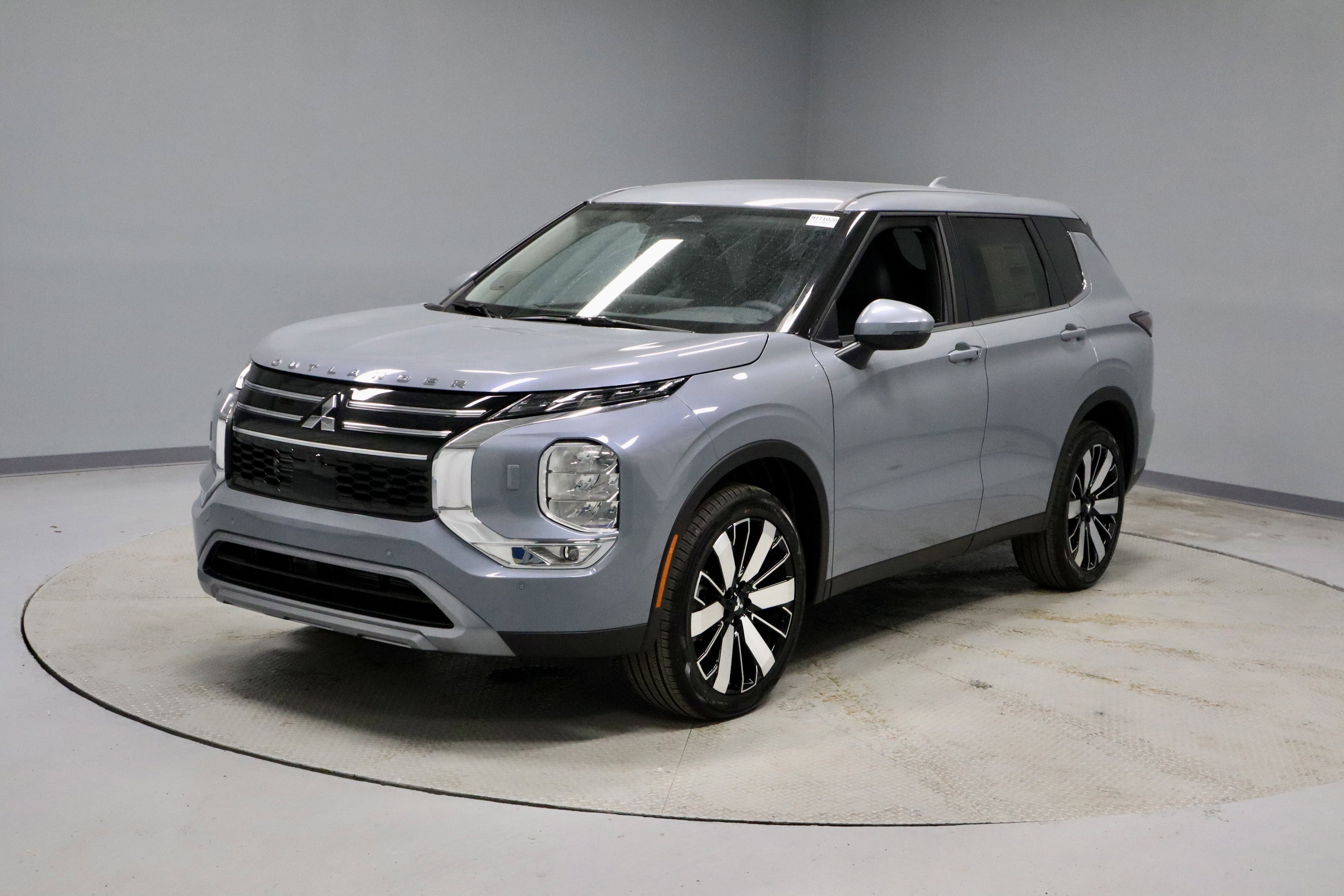 New 2026 Mitsubishi Outlander SE image 4