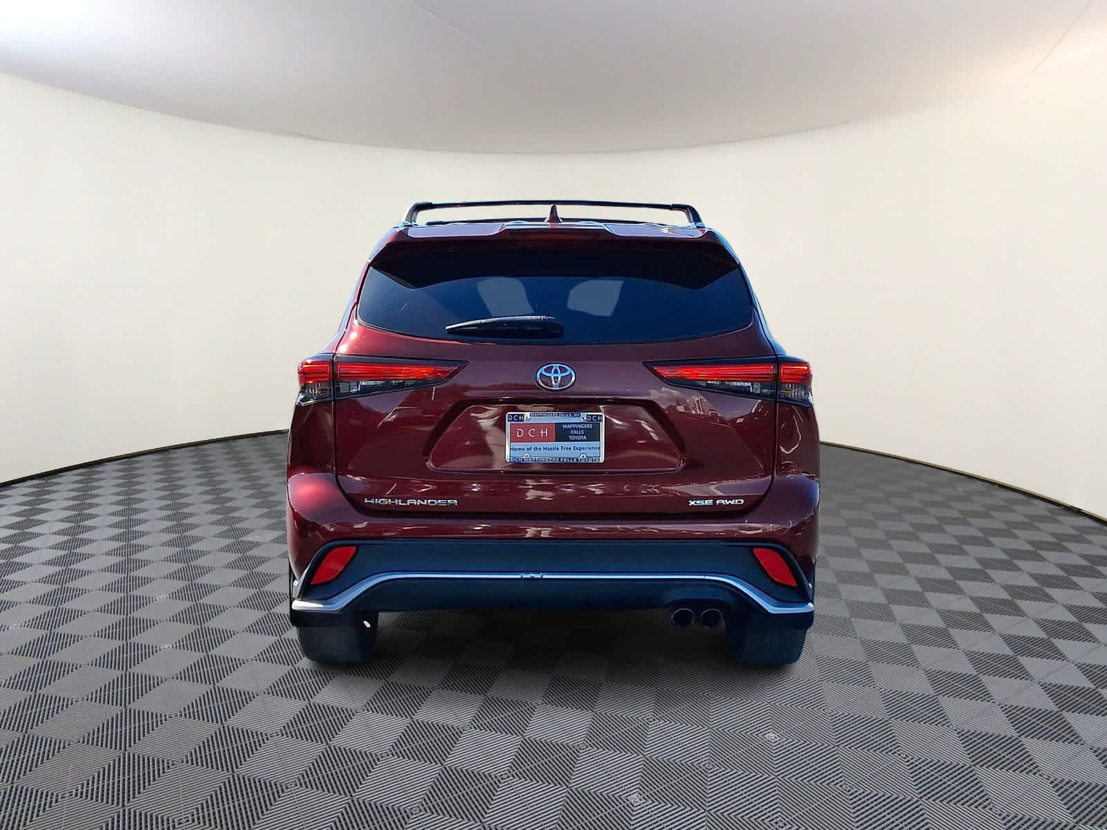 Used 2022 Toyota Highlander XSE AWD/4WD image 6