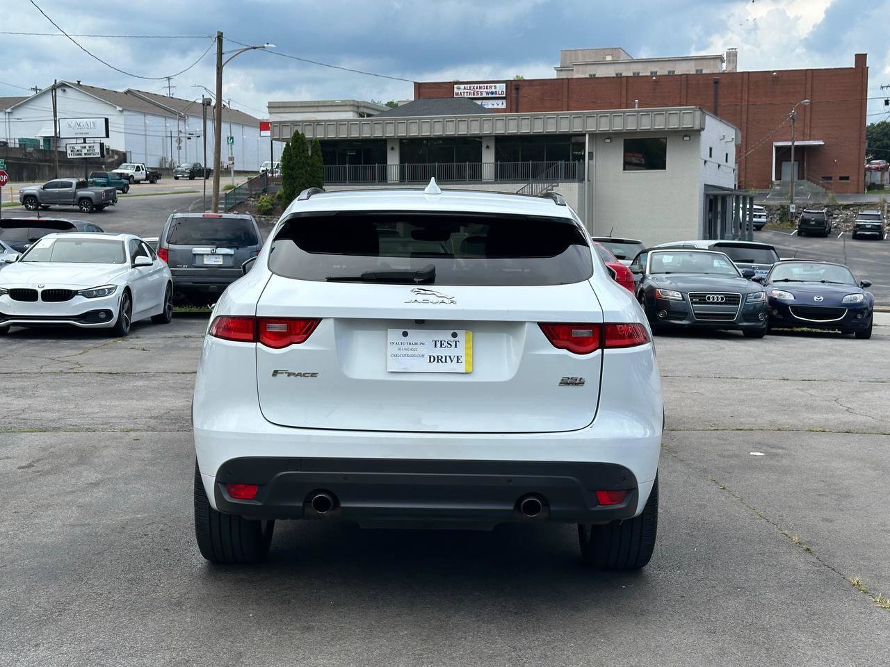 Used 2019 Jaguar F-PACE R-Sport AWD/4WD image 9