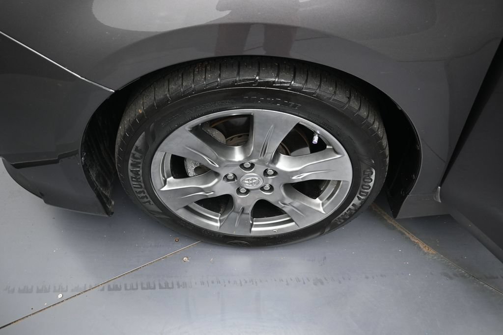 Used 2014 Toyota Sienna SE FWD image 34