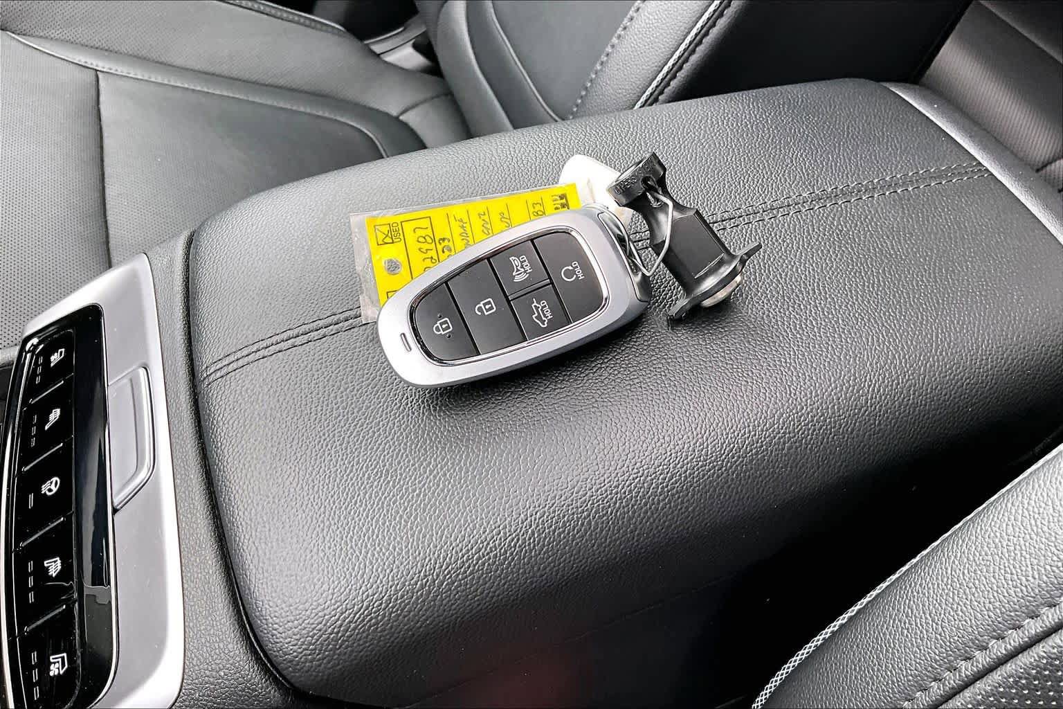 Used 2023 Hyundai Santa Cruz Limited AWD/4WD image 15