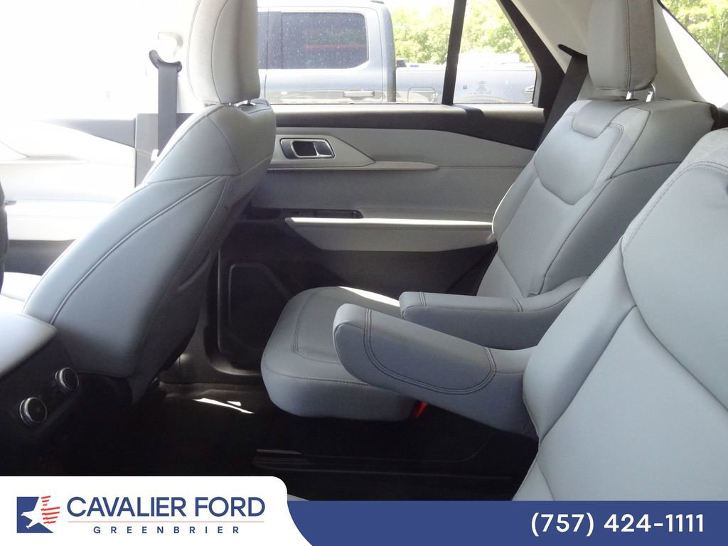 Used 2026 Ford Explorer Active w/ Active Comfort Package AWD/4WD image 7