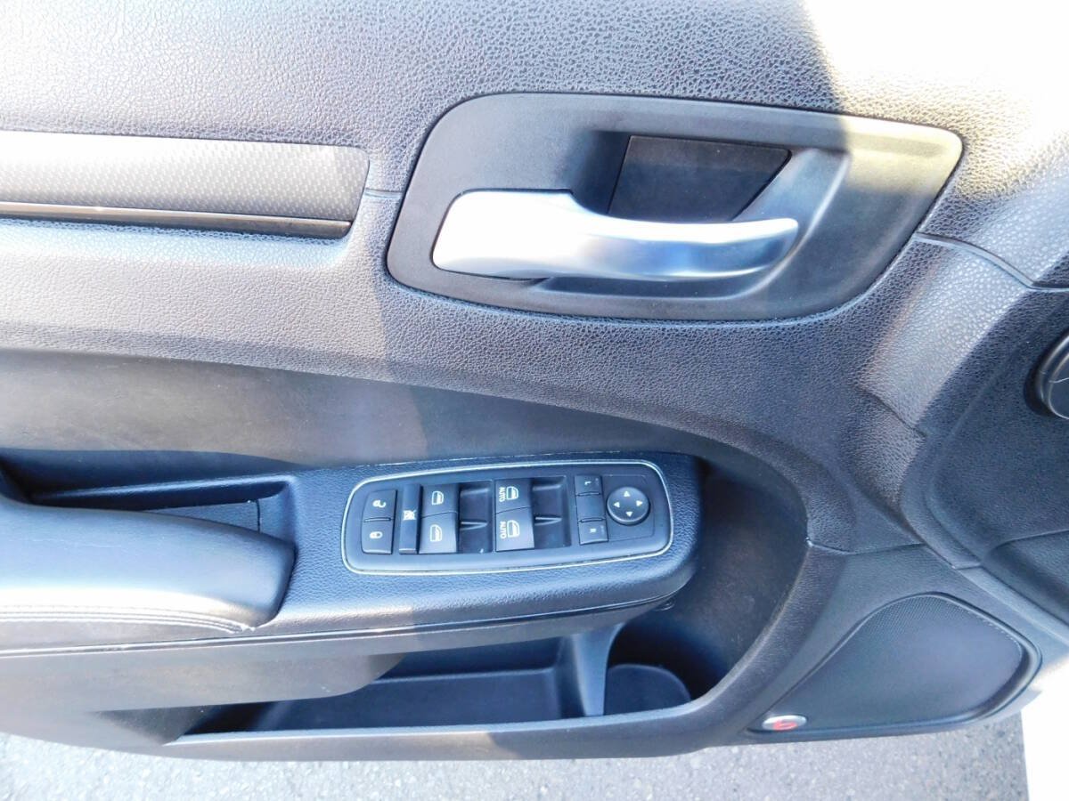 Used 2016 Chrysler 300 S RWD image 19