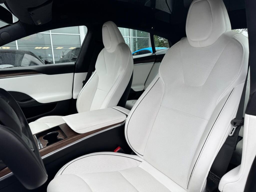Used 2021 Tesla Model S Plaid image 10