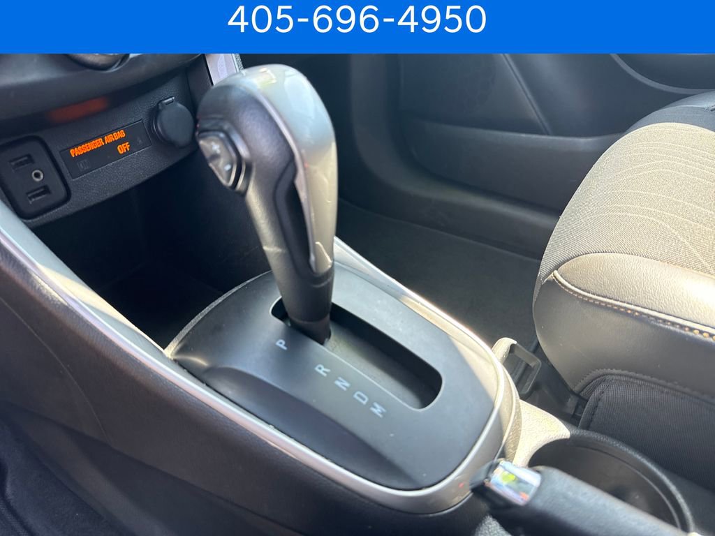 Used 2020 Chevrolet Trax LT w/ LT Convenience Package FWD image 37