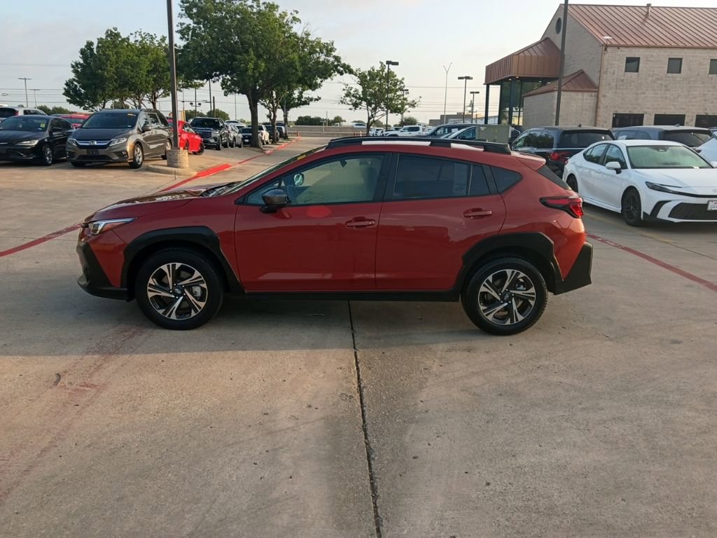 Used 2025 Subaru Crosstrek 2.0i Premium image 5