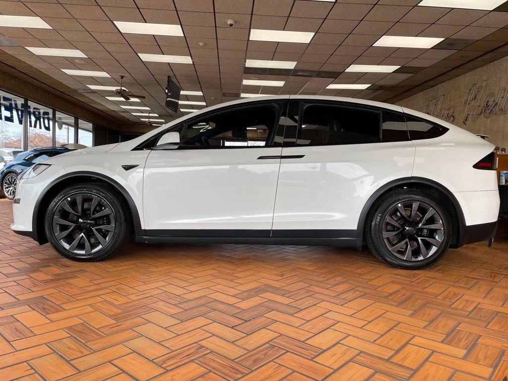 Used 2022 Tesla Model X Plaid image 6