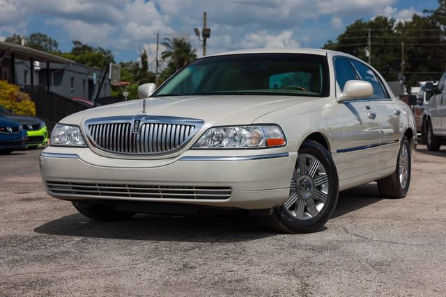 Used 2004 Lincoln Town Car Ultimate
