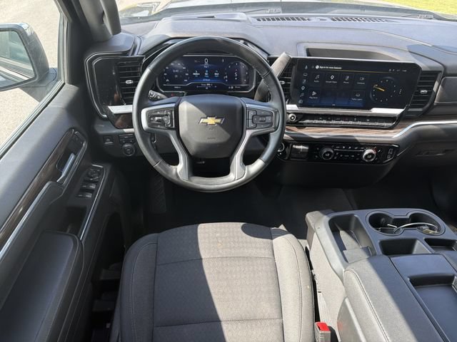 Used 2025 Chevrolet Silverado 1500 LT AWD/4WD image 24
