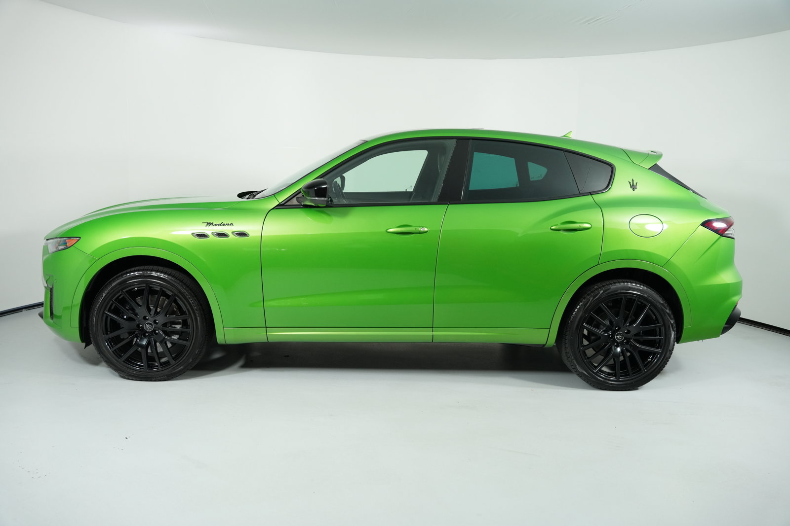 Used 2023 Maserati Levante Modena AWD/4WD image 6