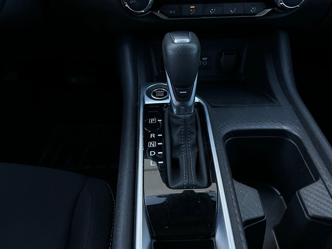 Used 2025 Nissan Sentra SV image 22