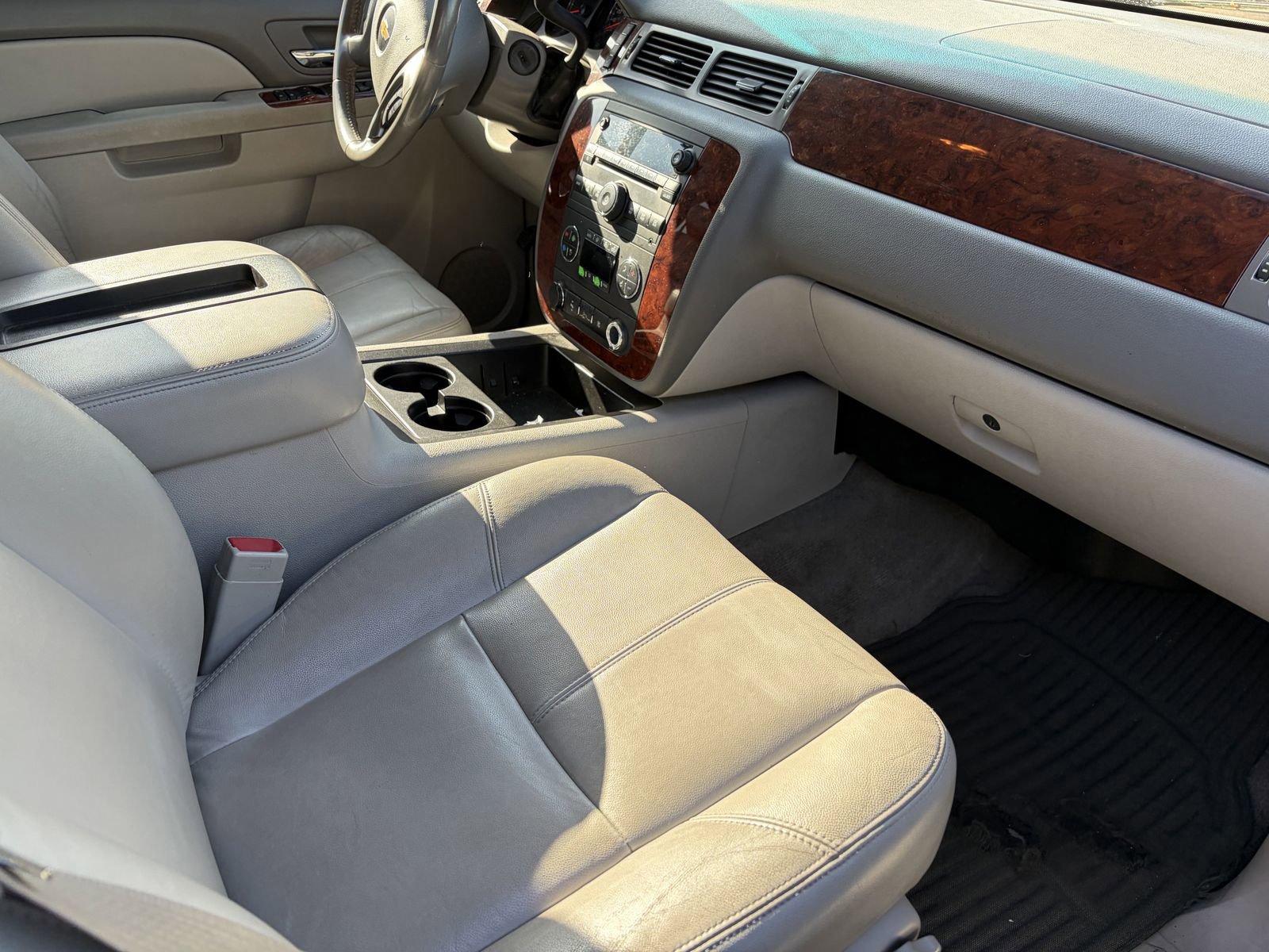 Used 2011 Chevrolet Avalanche LT w/ Regional Value Package RWD image 8