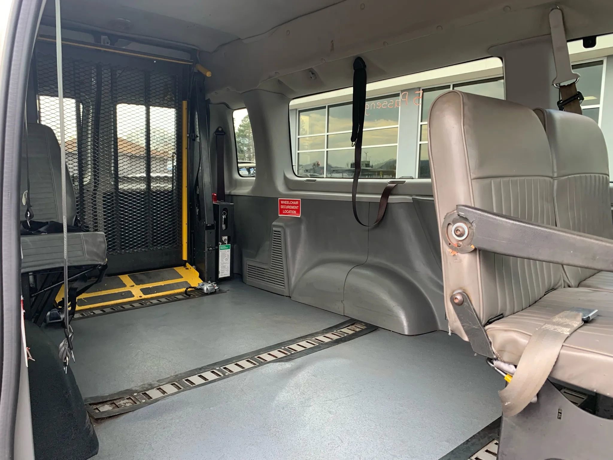 Used 2007 Ford E-350 and Econoline 350 XL image 30