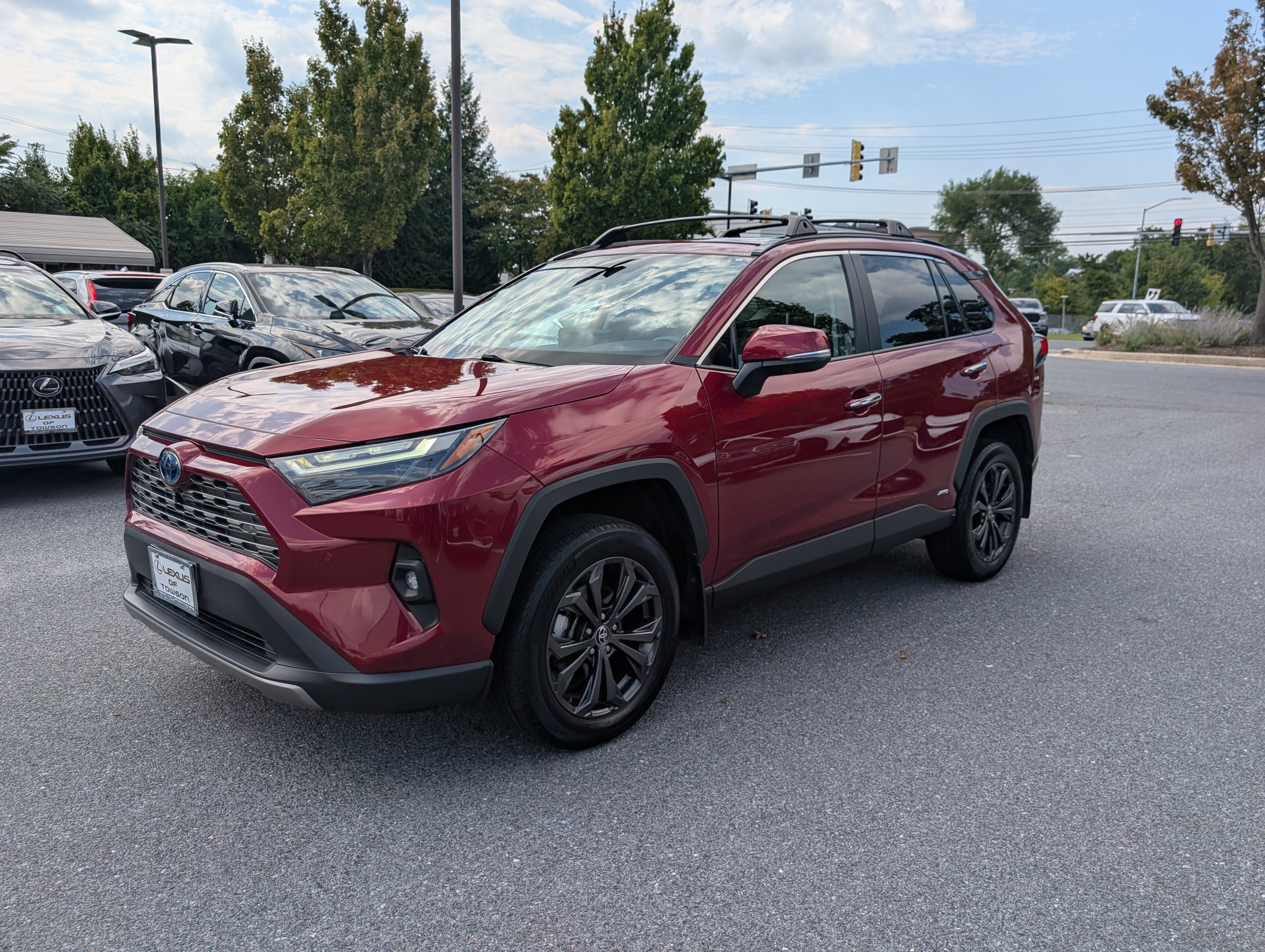 Used 2023 Toyota RAV4 Limited AWD/4WD image 7