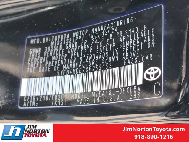 Used 2025 Toyota Corolla LE FWD image 32