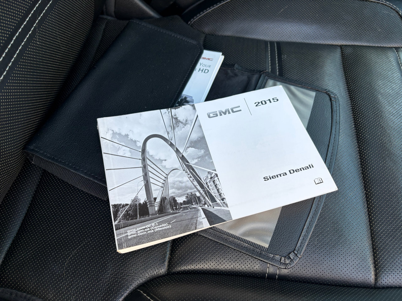 Used 2015 GMC Sierra 2500 Denali w/ Suspension Package, Off-Road image 51