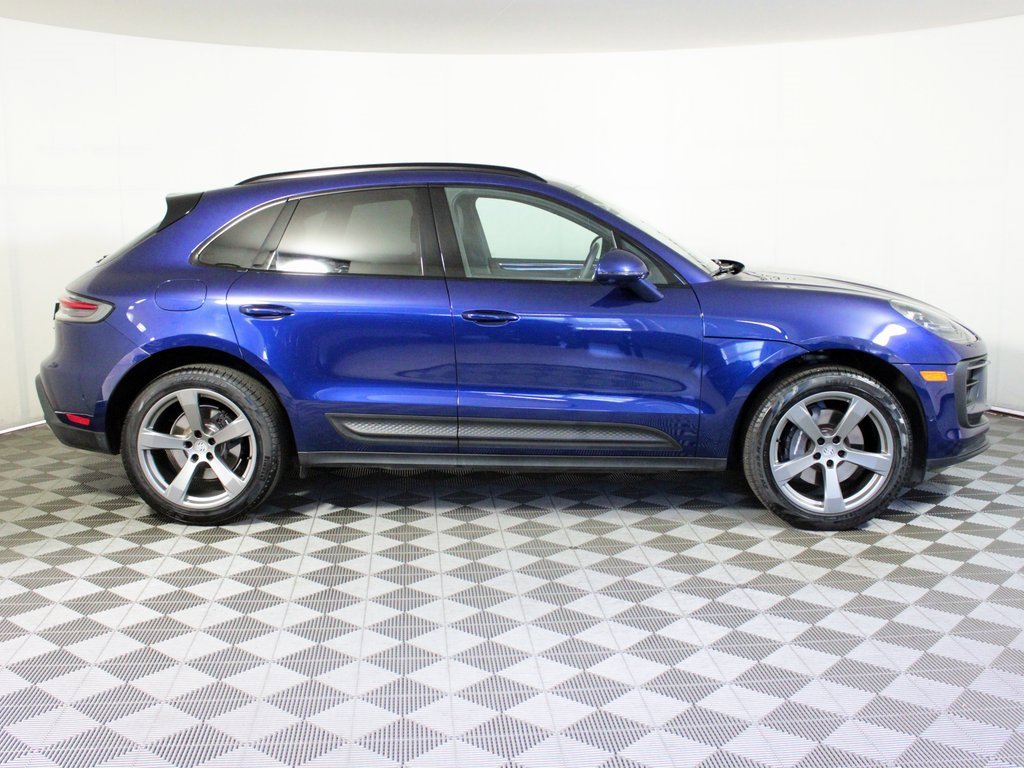 Used 2022 Porsche Macan w/ Premium Package Plus image 8