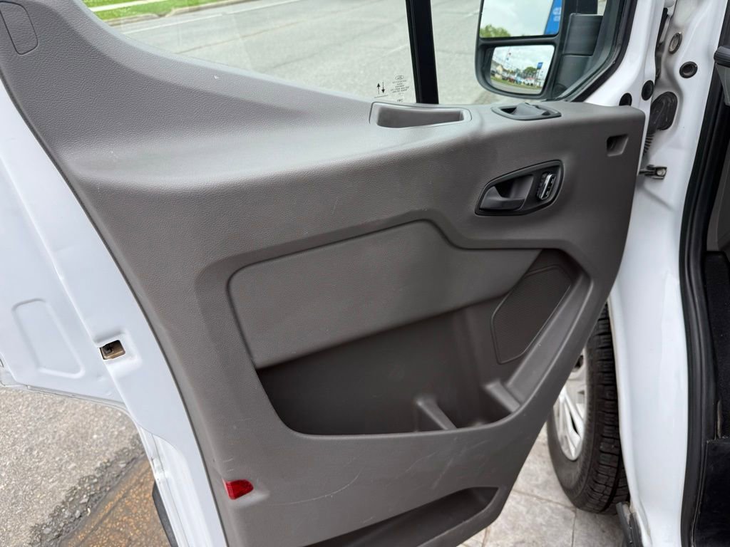 Used 2022 Ford Transit 350 XLT RWD image 7