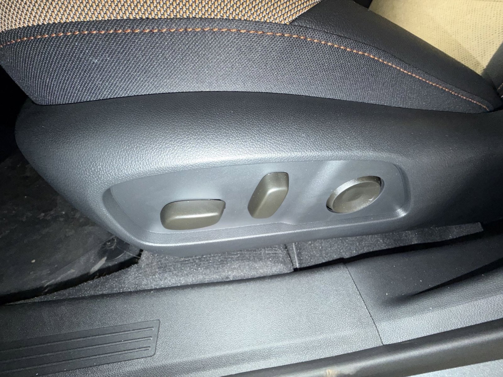 New 2026 Chevrolet Equinox ACTIV FWD image 14