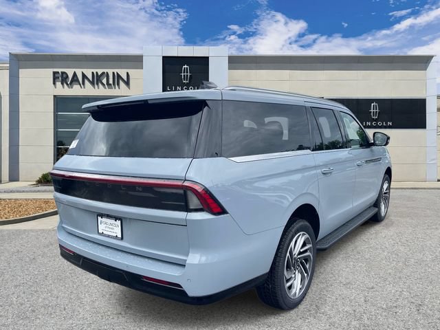 New 2026 Lincoln Navigator L Premier AWD/4WD image 3