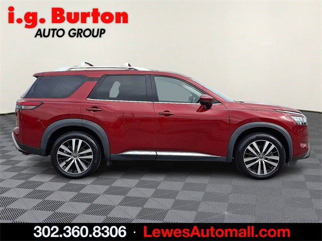 Used 2023 Nissan Pathfinder Platinum image 7