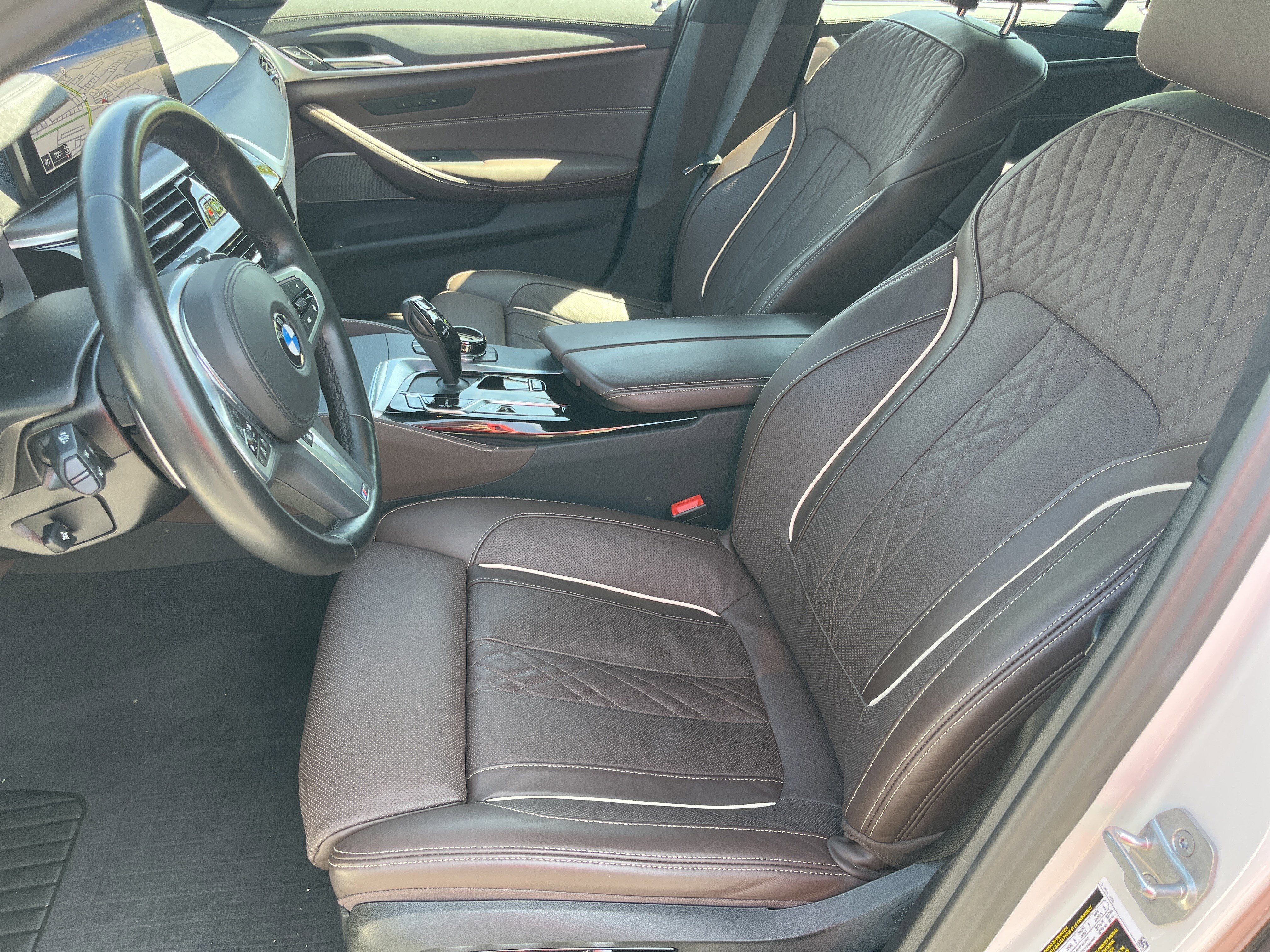 Used 2023 BMW M550i xDrive w/ Executive Package AWD/4WD image 17