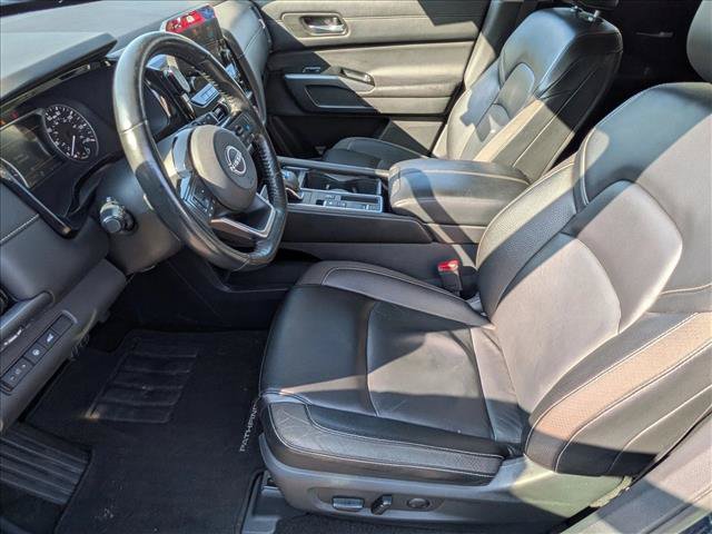 Used 2023 Nissan Pathfinder SL w/ SL Premium Package FWD image 16