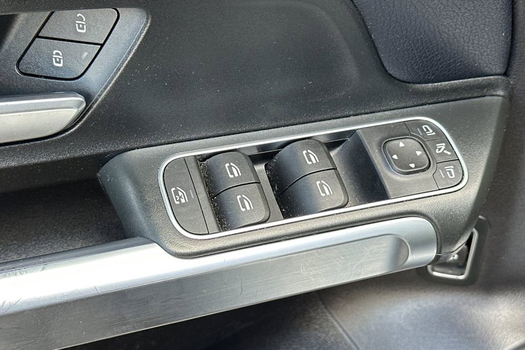 Used 2020 Mercedes-Benz GLB 250 4MATIC image 28