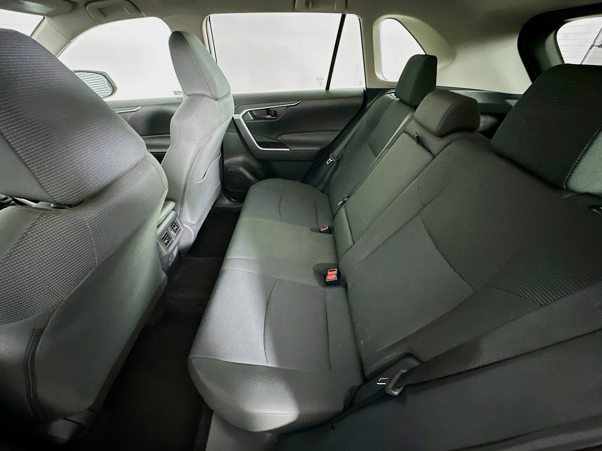 Used 2024 Toyota RAV4 LE image 27