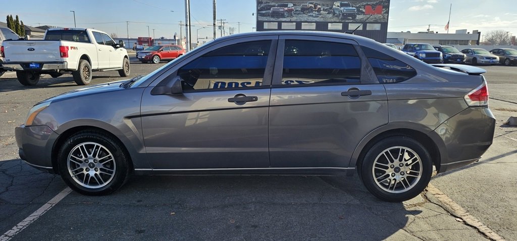 Used 2010 Ford Focus SE image 6